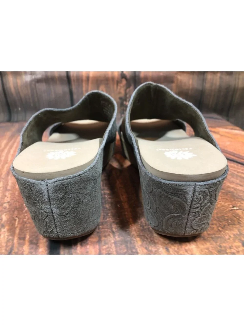 YellowBox Basia Sage Floral Embossed Wedge Sandals Womens 9.5 (s5p) - Picture 11 of 11